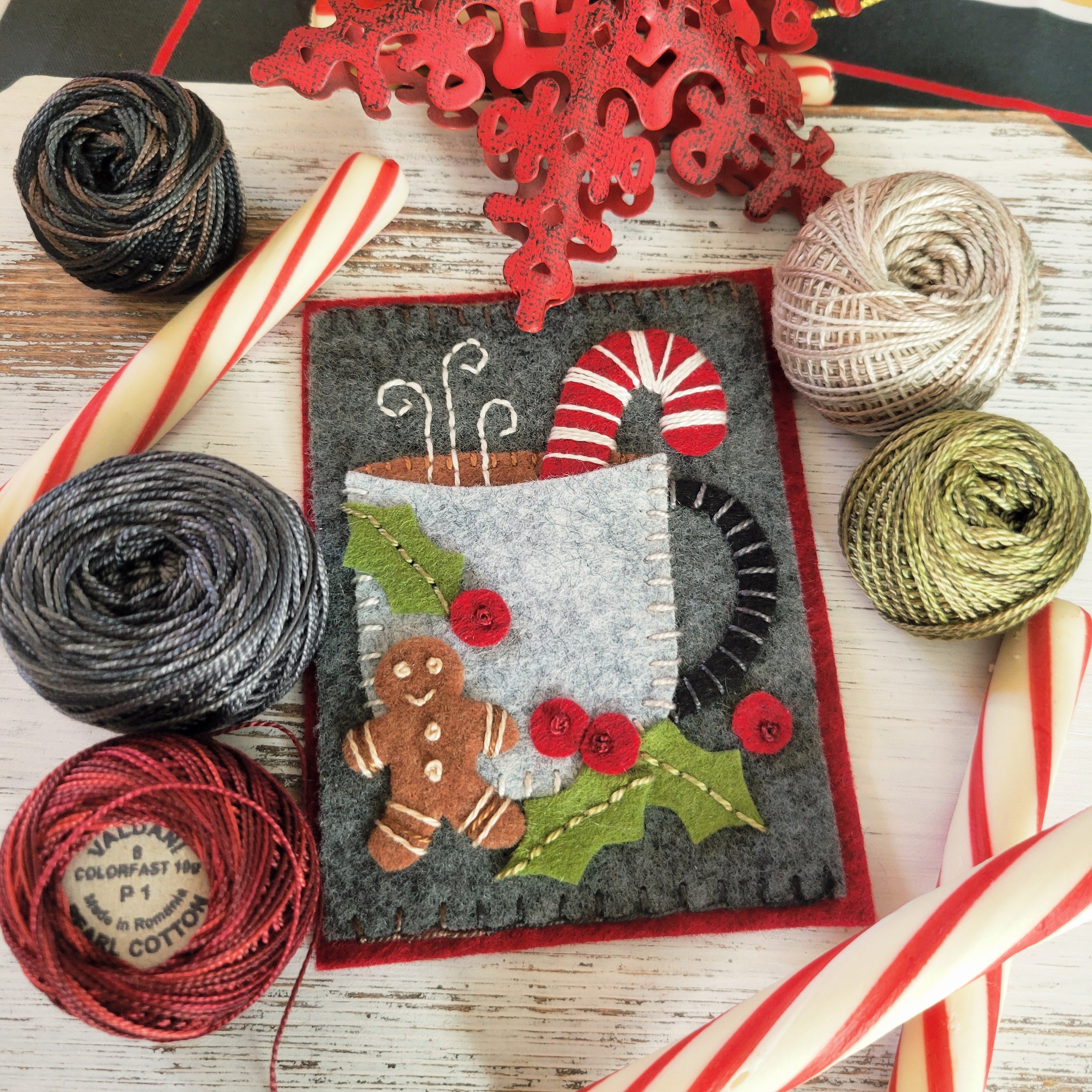 PEPPERMINT COCOA APPLIQUE KIT